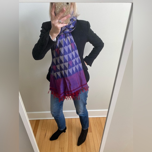 Large Silk Batik Scarf in excellent condition - Picture 3 of 14